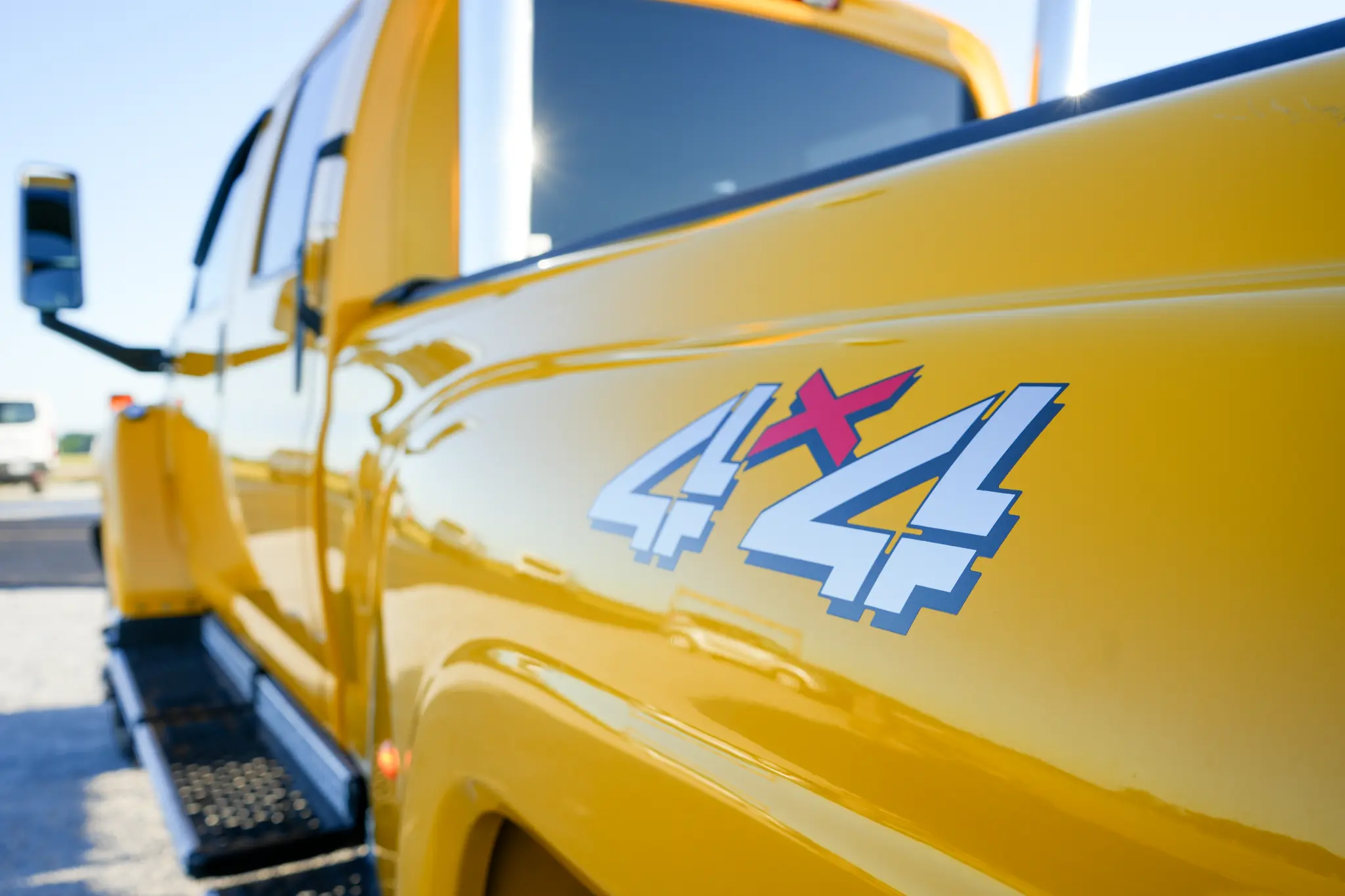 4x4 badge detail